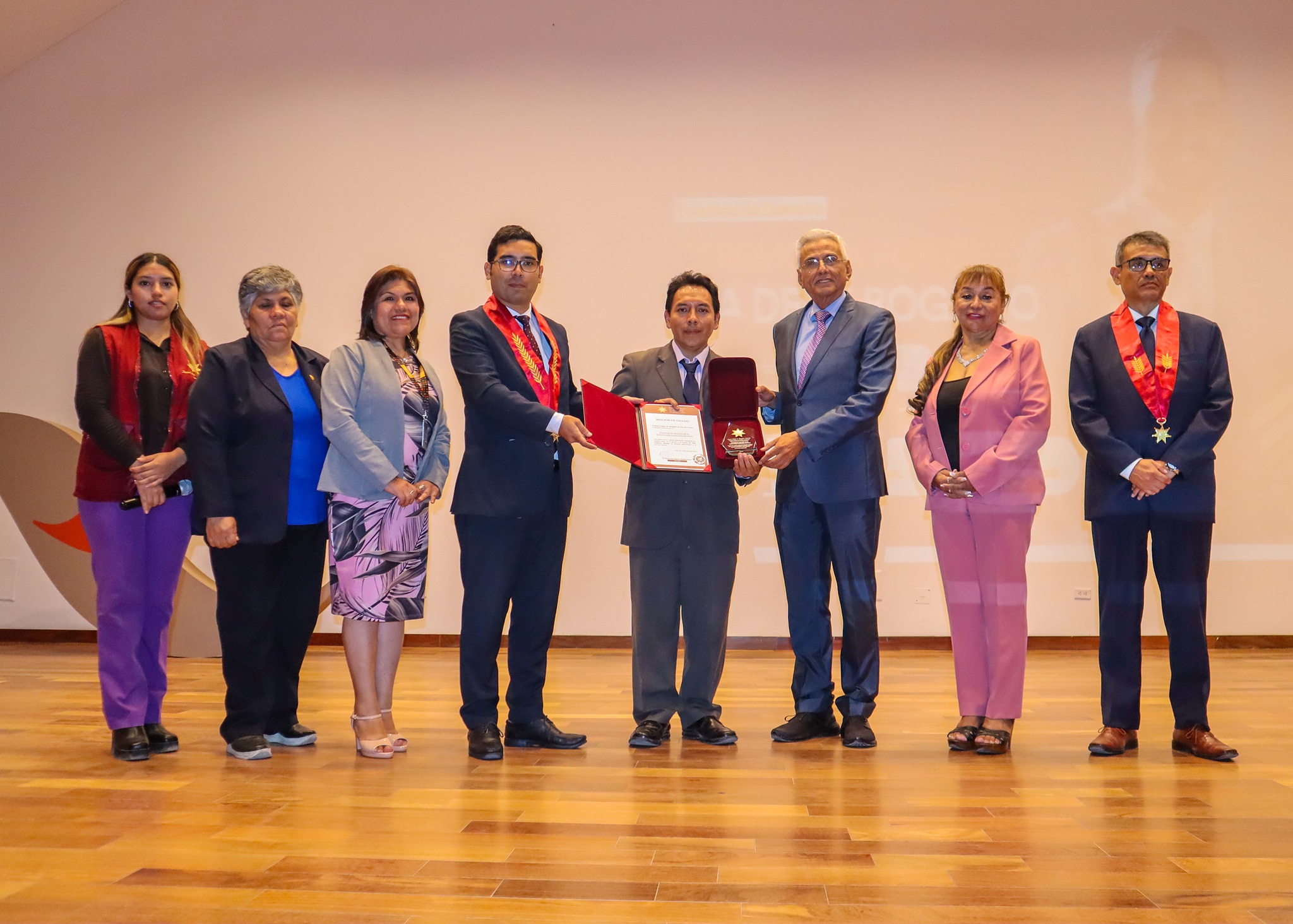 CALSUR y la Facultad de Derecho de la Autónoma del Perú coorganizaron la Sesión Solemne por el día del Abogado