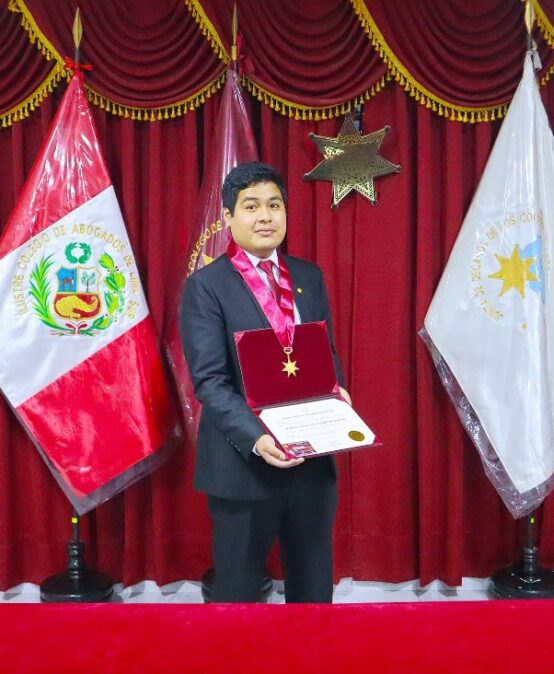 Abog. Jhohannes Wayne Ramirez Charaja