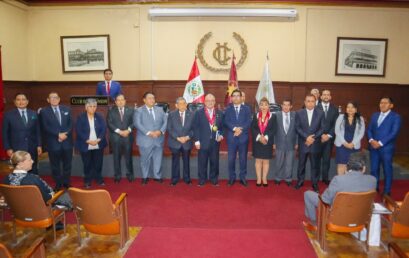 Ceremonia Solemne del Capítulo Peruano de la FIA y CALSUR: Reconocimiento al Dr. Marco Antonio García Claros y Destacados Abogados