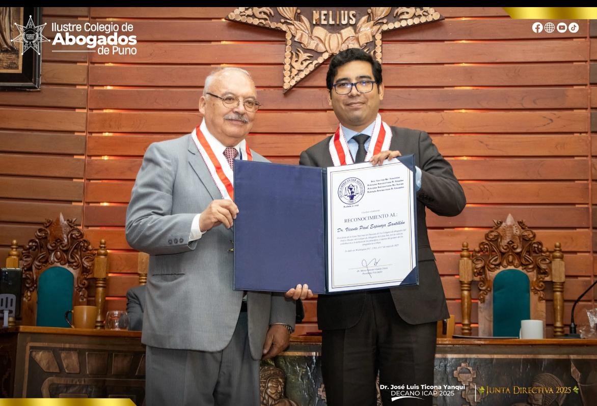 Presidente FIA otorga reconocimiento institucional a Presidente de JUDECAP