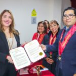 CALSUR otorgó la máxima condecoración “Francisco García Calderon y Landa” a la Dra. María Antonieta Sánchez García