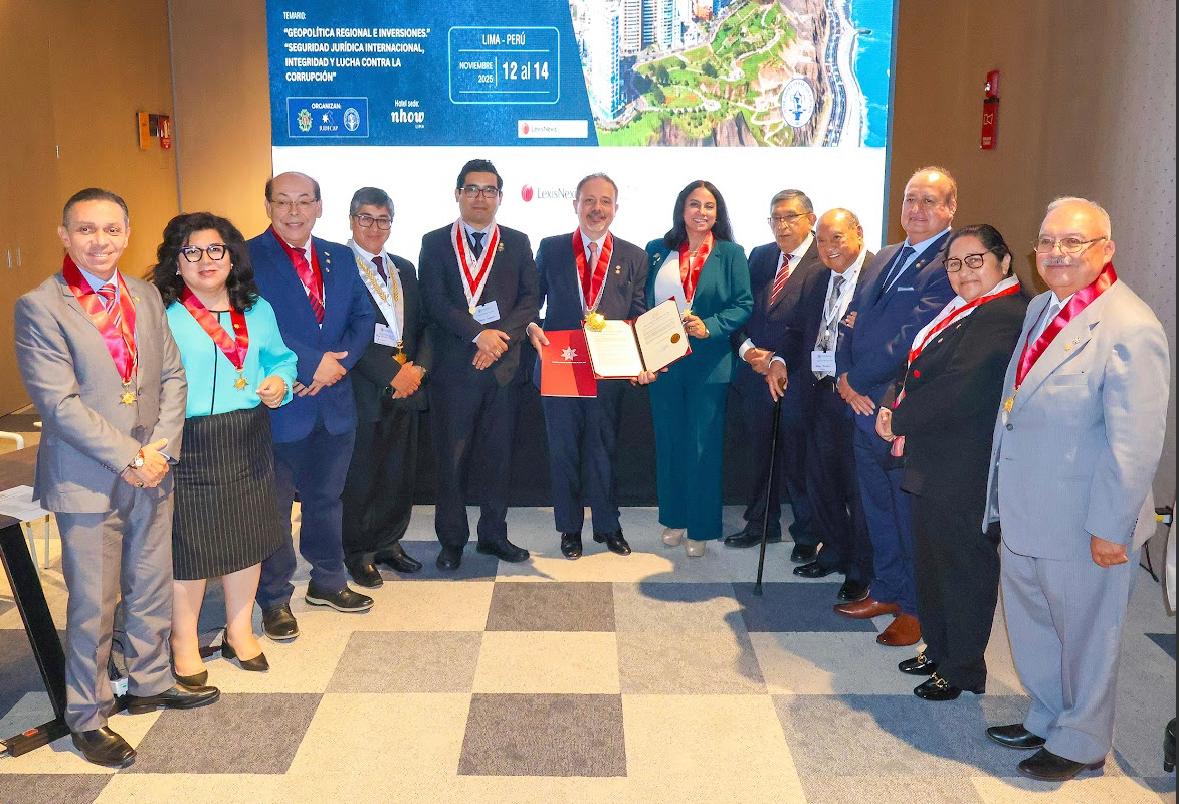 Presidente JUDECAP brindó reconocimiento institucional a presidente de la FIA Presidente JUDECAP brindó reconocimiento institucional a presidente de la FIA