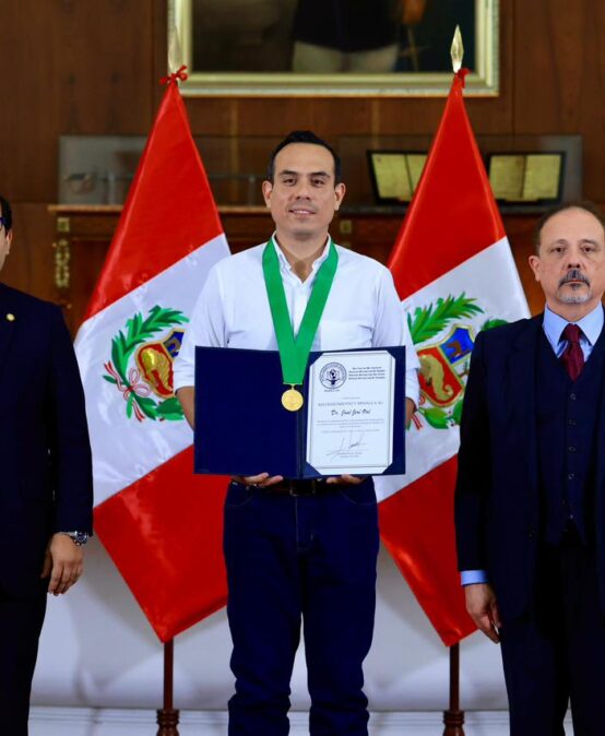 Presidente de la República José Enrique Jerí recibió el reconocimiento de la FIA