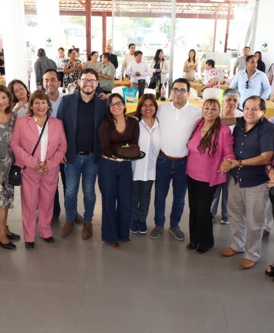 CALSUR realiza almuerzo de integración por fiestas.