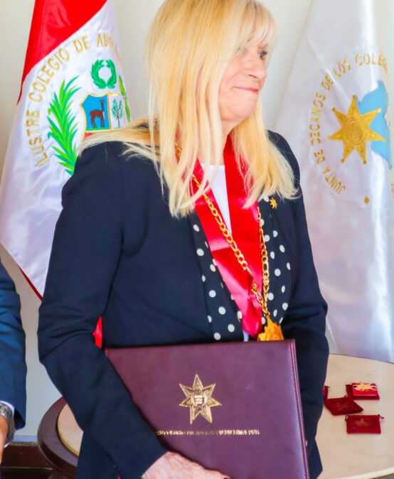 Presidenta de la FIA/IABA fue reconocida por el Ilustre Colegio de Abogados de Lima Sur.